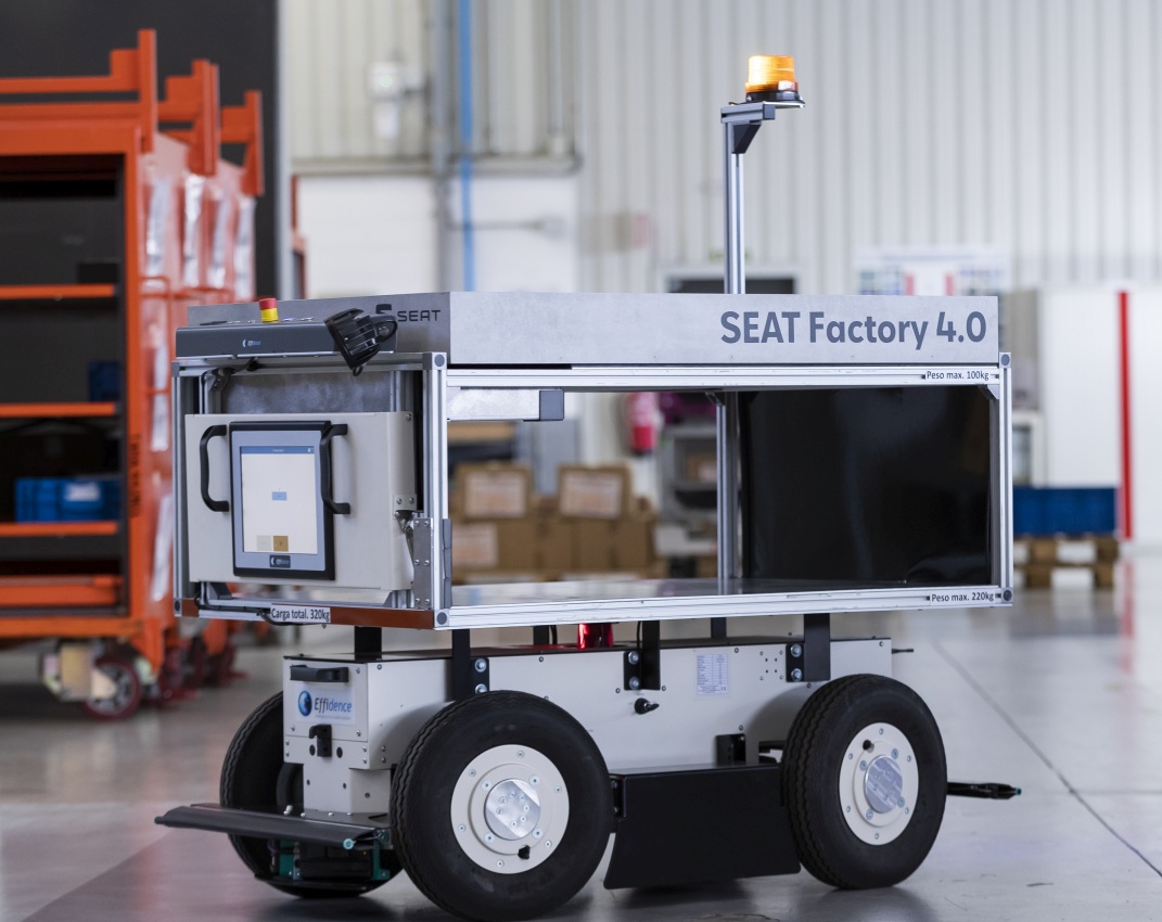 SEAT S.A. zavádí v závodě Martorell autonomní mobilní roboty - fotografie