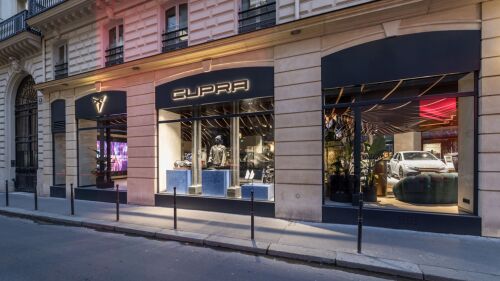  CUPRA otevírá nový showroom City Garage v Paříži  - fotografie